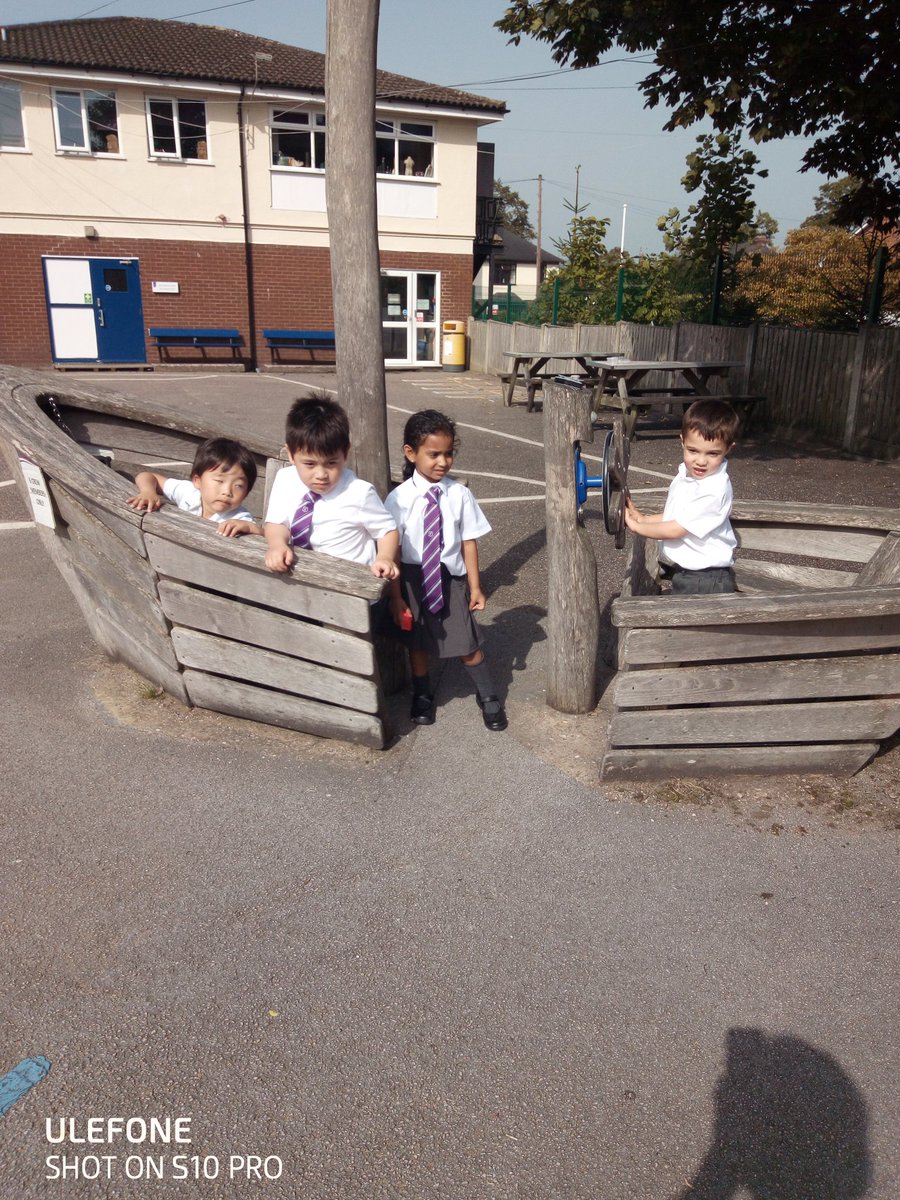 EdenhurstSchool's tweet photo. Reception are enjoying their first day at School today π! #EPSNurture #EPSInspire #EPSAchieve #EPSReception https://t.co/gjHY1L1KqW