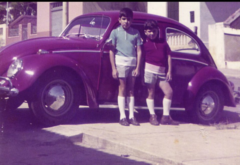 #bdsp Eu e meu irmão no Fusca do meu falecido Pai em 1970