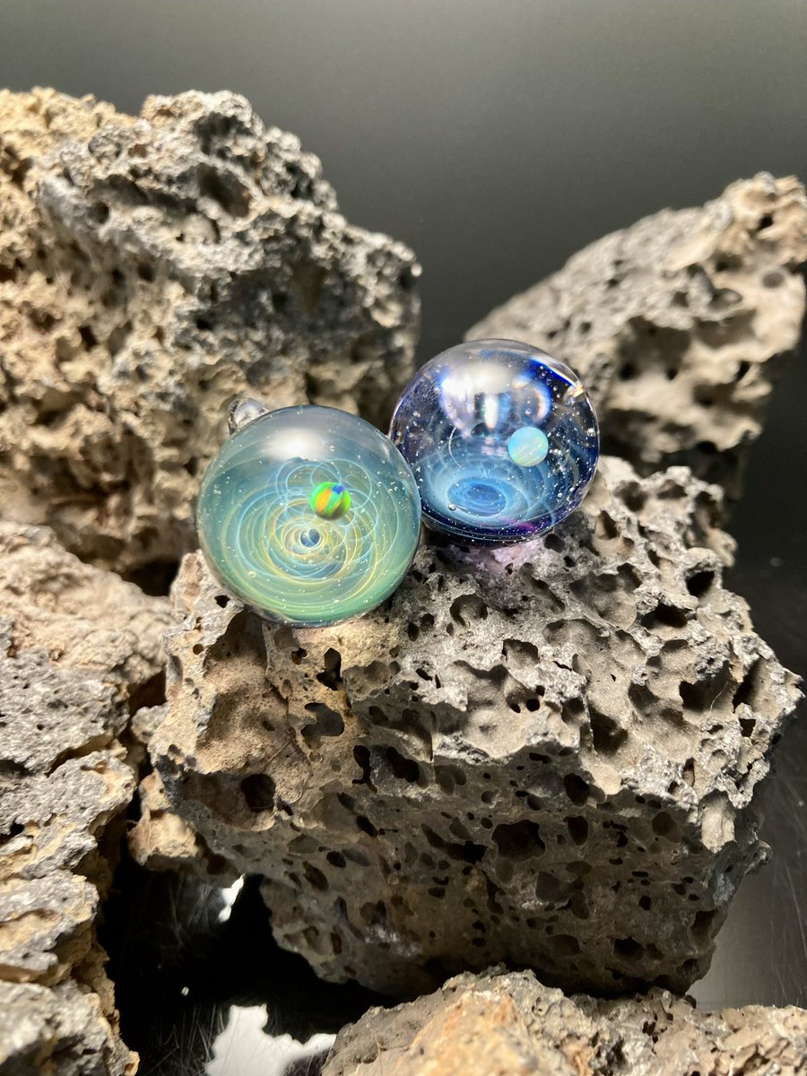 宇宙ガラスは全て一点物です。 ひとつづつ手作業で大切に作られた宇宙