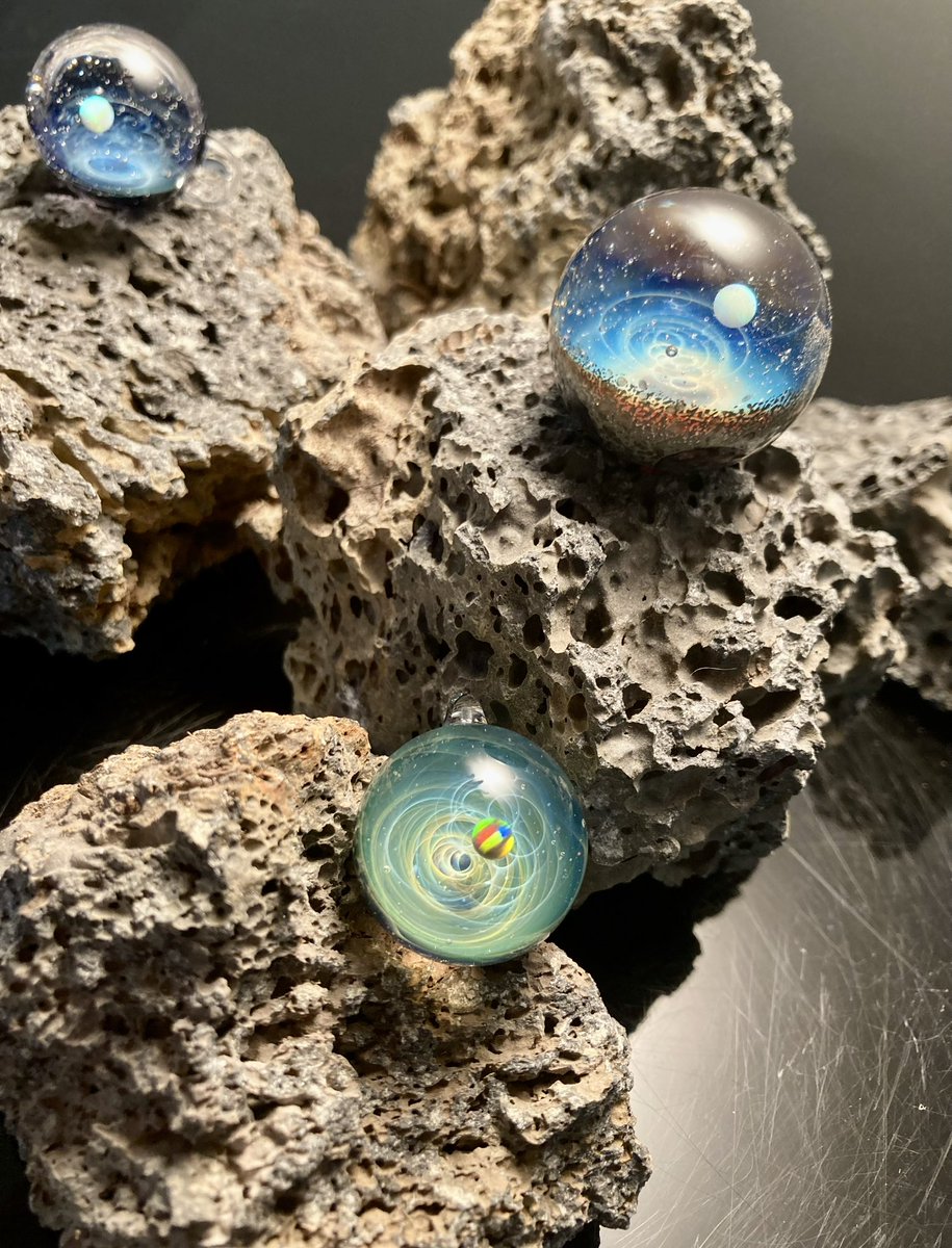 宇宙ガラスは全て一点物です。 ひとつづつ手作業で大切に作られた宇宙