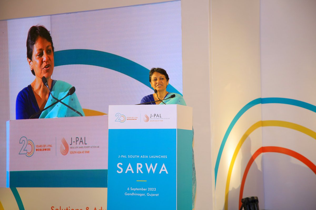 jaljeevan_'s tweet photo. Secretary, DDWS delivered a keynote address on #JalJeevanMission at the launch of 'Solution & Advancements through Research for Water & Air (SARWA)' organised by @JPAL_SA today at Gandhinagar, Gujarat.
#CleanAirWater #13CrHarGharJal
@gssjodhpur @JPAL_SA @mahajan_vini @WSDGujarat https://t.co/CGMlY76JF6