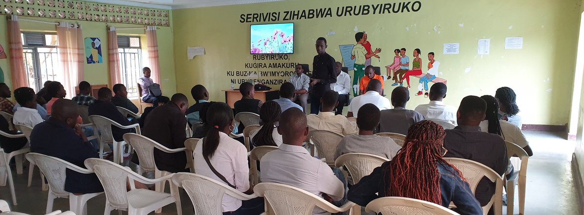 NyagatareNyc's tweet photo. Muri Salle ya #YegoCenter Nyagatare harimo kubera Amahugurwa ku rubyiruko 50 #YoungStartUps baturutse mu Mirenge yose agamije kubigisha ibijyanye n'icunga mutungo #FinancialManagement muri business.
Ni kubufatanye na #ImanziB'ssInstitute na #PSF.
@RwandaYouth
@MiniYouthRwanda https://t.co/jM6ZxLWwty