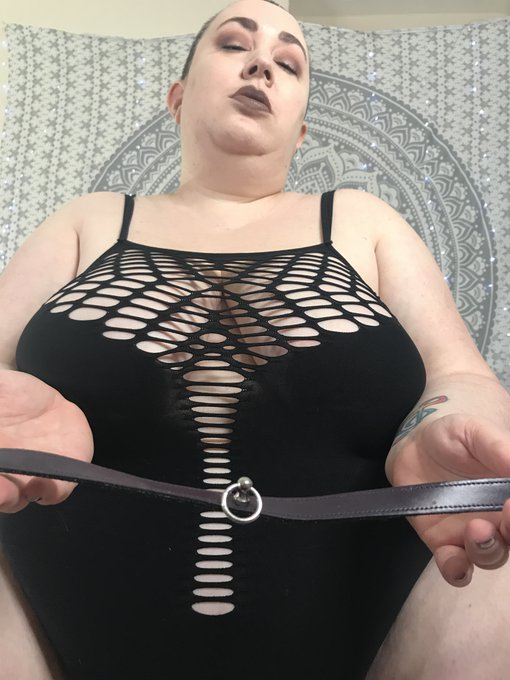 Temptation bound and controlled 🖤Order your custom today and fall under my control further. Contact me<a href="/tag/bowdown"class="tags"><span>#bowdown</span></a>