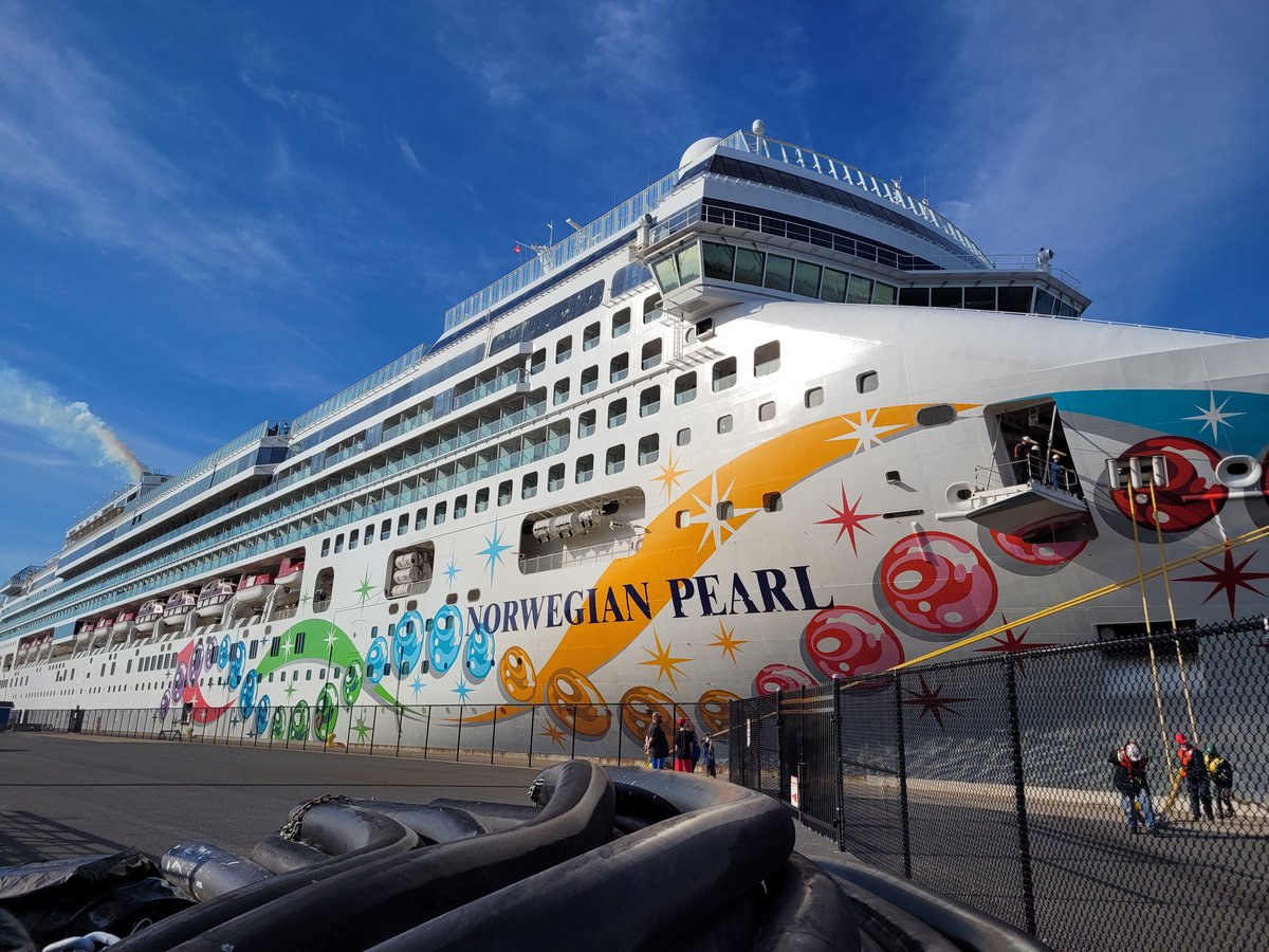 CapeTaxi's tweet photo. Good Morning MS Norwegian Pearl we hope that you have a great #caperadventure today! https://t.co/KufpBwlUeR