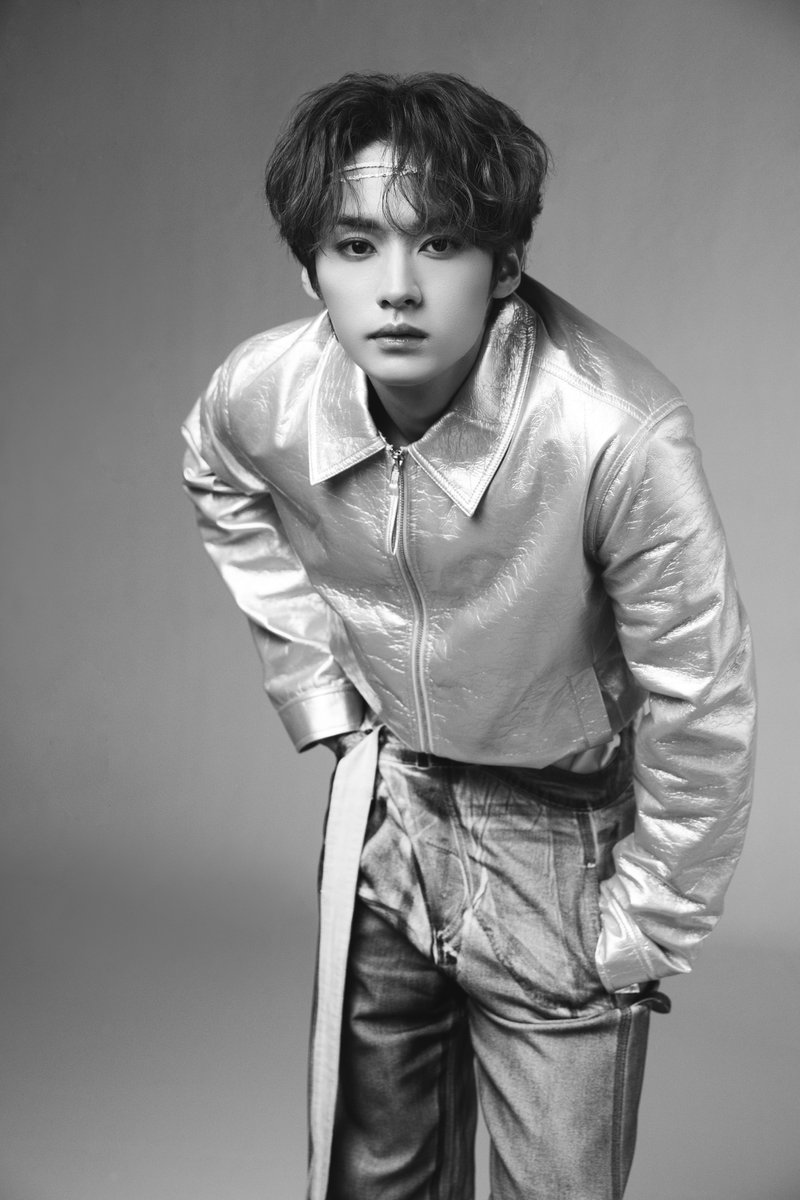 Streaming With Stray Kids & STAY❣️ “Gave up my youth For my