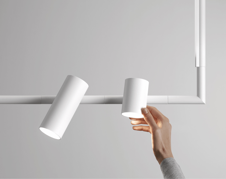 SimonElectricES's tweet photo. 💡 Descubre la revolución en iluminación: #SimonSlimSystem. https://t.co/mpiwDzges8

Este sistema ofrece una integración sin igual👇

✅ Diseño compacto y versátil.
✅ Instalación sencilla y eficiente.
✅ Compatibilidad con la última tecnología.

#SimonElectric #LightUpEmotions https://t.co/x7uLDL9Jhp