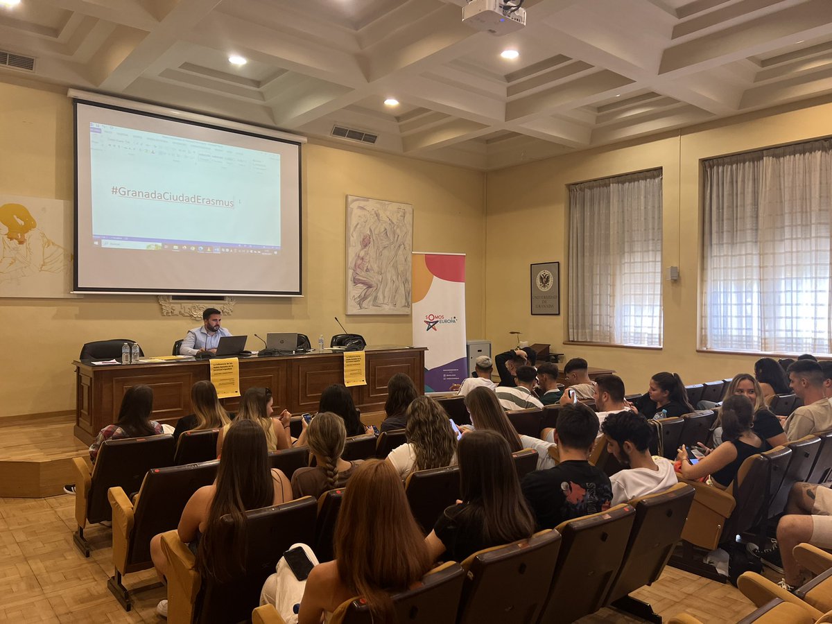 Hoy en la Facultad de Políticas y Sociología difundiendo el Programa Eramus+ 

#GranadaCiudadErasmus