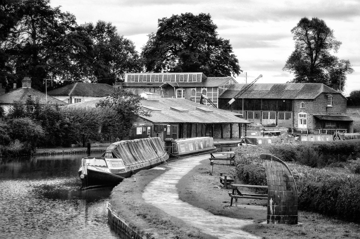 ellesmereyard's tweet photo. Join us this saturday 11am - FREE tours around @EllesmereYard &amp; also a chance to visit Saturn Flyboat. @VisitELLESMERE
#whatsonellesmere
https://t.co/h4PjmVfMfs https://t.co/nv06dsCZET