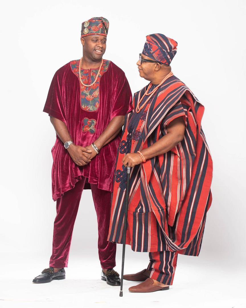 realfemiadebayo's tweet photo. “Omo ajanaku kan ki y'ara; omo ti eya ba bi, eya nii jo”

Can you spot the resemblance?
The smile, The posture, The charisma, even to the agbada 😂
Eni to ba bini laa njo , mo jo man yi no be small 😎

Champions in red!

You see this partnership, I don't play with it at all!

I am glad to celebrate my father, mentor, and closest friend this Wednesday.
He deserves it everyday!

See how we look glam in @kpearlcouture apparel 🌟