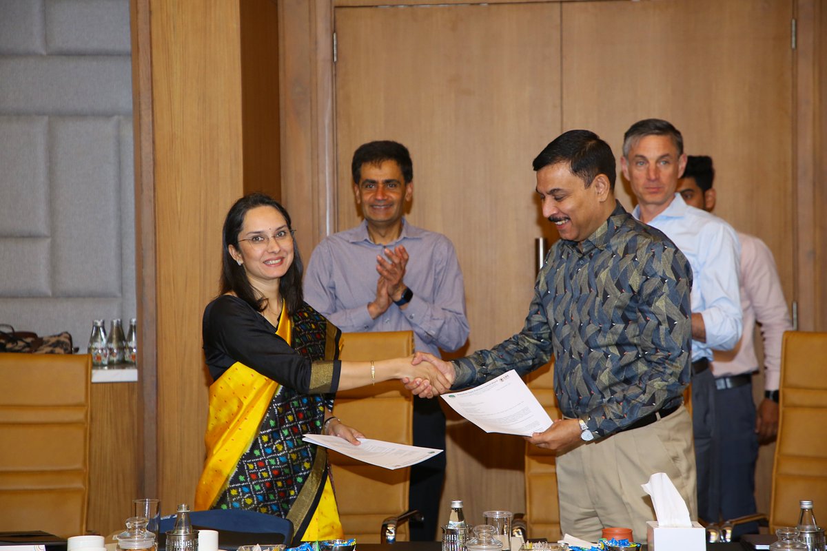 JPAL_SA's tweet photo. @UrvashiWattal @CommunityJameel @tithee 📢J-PAL South Asia also signed a Letter of Intent with the @RSPCB_official to explore areas under the aegis of SARWA #CleanAirWater https://t.co/tQaNFAiJxY