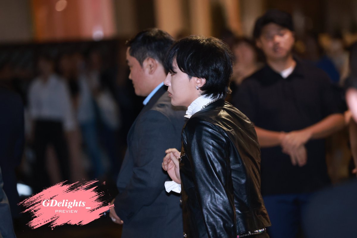 GDelights_'s tweet photo. 230906  Chanel Activity 출근

Preview 2

🖤🤍🖤🤍🖤🤍🖤

#GDRAGON #GD #KWONJIYONG #지드래곤 #지디 #권지용 #权志龙 #PEACEMINUSONE https://t.co/N4k6sqjv9W