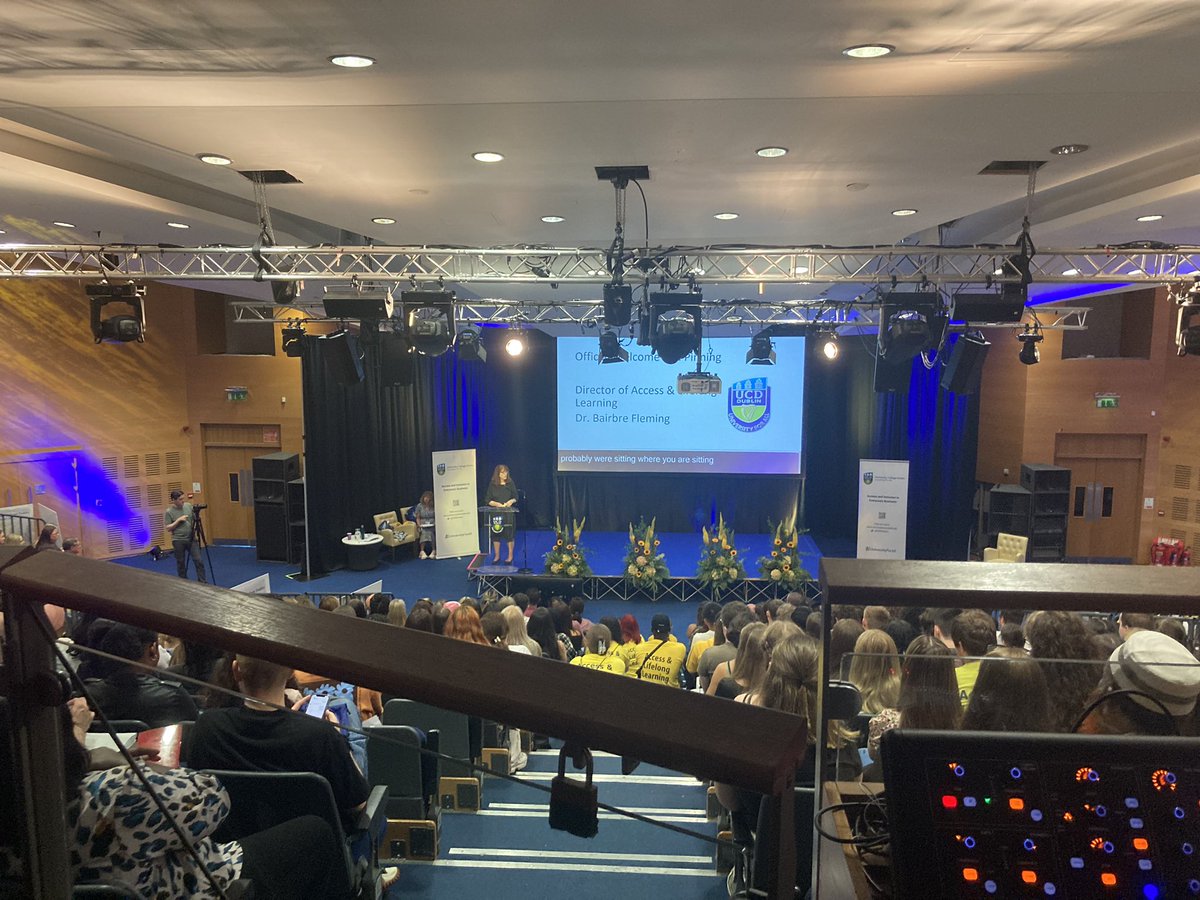 Emily Smith tweet media