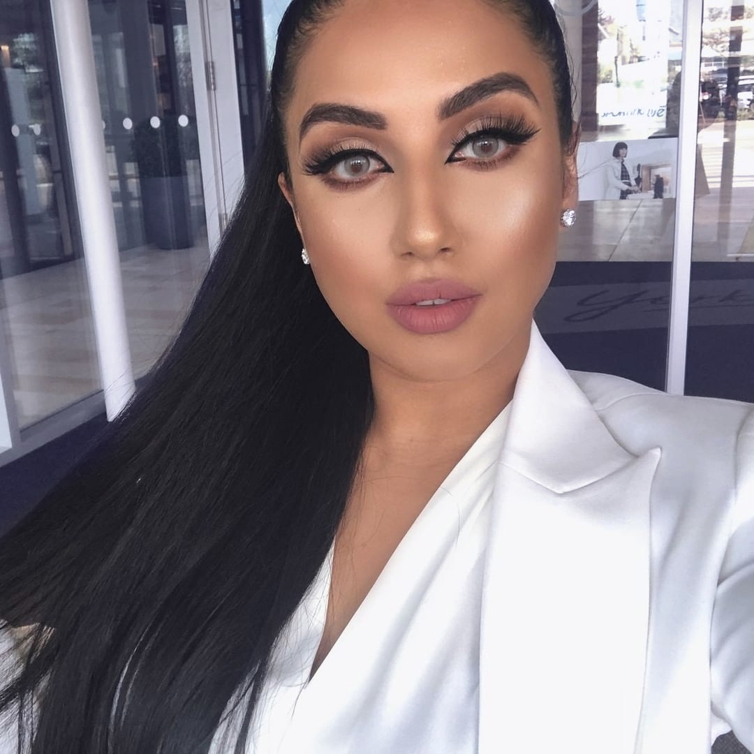 swaticosmetics's tweet photo. Strutting into the office like... 💁‍♀️✨ Can you guess which SWATI Cosmetics lens shade ...
https://t.co/PMqXuDB8m2 https://t.co/Bg6L7VdC1x