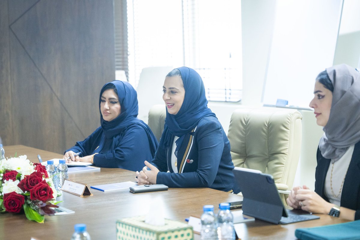 riyadaom's tweet photo. سعادة حليمة الزرعية رئيسة هيئة تنمية المؤسسات الصغيرة والمتوسطة تلتقي صفاء شريف عبدالخالق الرئيس التنفيذي لصادرات البحرين؛ تعزيزا لمجالات التعاون وللتعريف ببرامج ومبادرات الهيئة الداعمة لرواد الأعمال للنمو والتوسع الدولي وبحث فرص تعزيز صادرات المؤسسات الصغيرة والمتوسطة العمانية. https://t.co/PYOryTNKAV