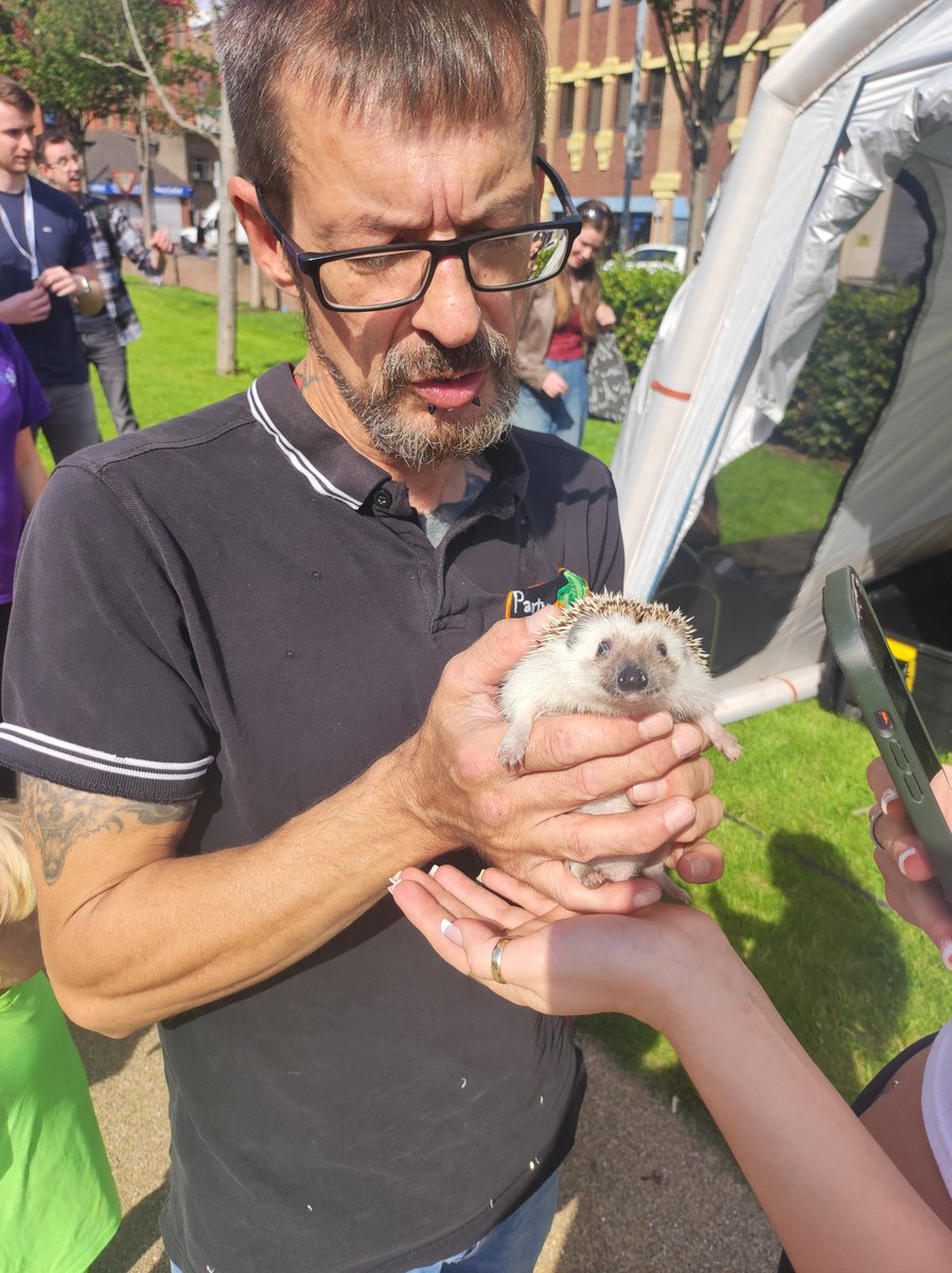 LinenQuarterBID's tweet photo. Swing by #BankmoreSquare until 2 for our Mobile Micro Zoo. Meet Branston Pickles the hedgehog, Ice cream the Gecko and more! π·οΈππ°π#LinenQuarter https://t.co/yTCeUihJ0S