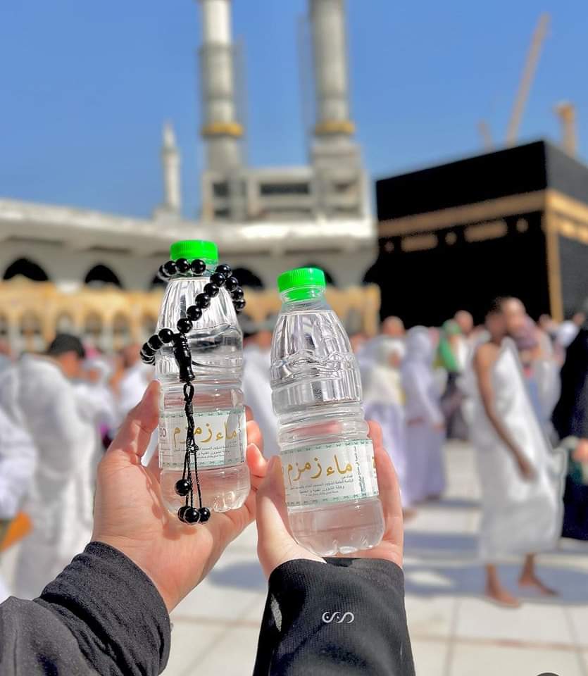 islamicfreedom's tweet photo. Zam Zam water 💙
The Purest water in the world 🤍💐 https://t.co/EEWBo8iFWL