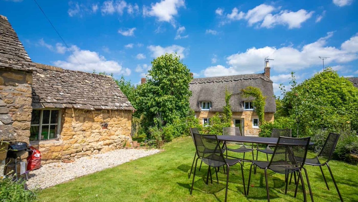 Fabulous Holiday Cottages tweet media