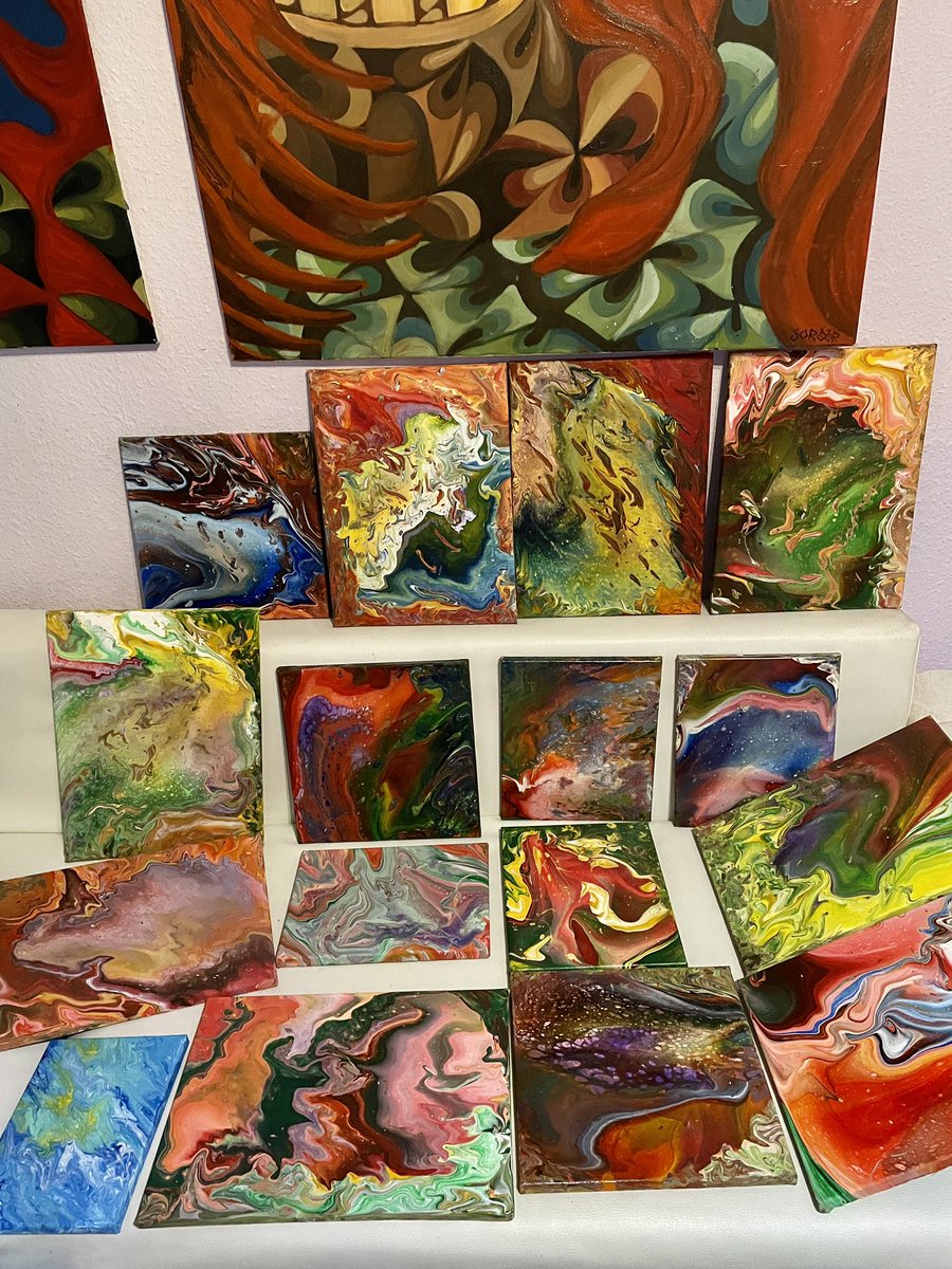 Happy Wednesday lovely #nftfam
Have a colorful day 🤗💕🌸

These artworks are from „My abstract paintings“ collection available as physical paintings &amp; also as NFTs.

Link 🔻
objkt.com/collection/KT1…

#tezos #tezoscollector #Abstract
