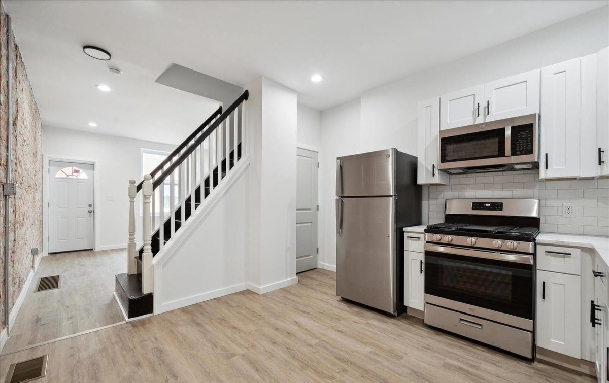 TheSivelGroup's tweet image. Get ready to move into the newly renovated 6 Willig Ave! This super charming 2-bedroom, 2-bathroom home is on a quiet block in beautiful Fishtown.

search.thesivelgroup.com/brightmls/6-PA…

#perfectlocation #newlyrenovated #walktoeverything #dreamreantal #onthemarket #theprettycities