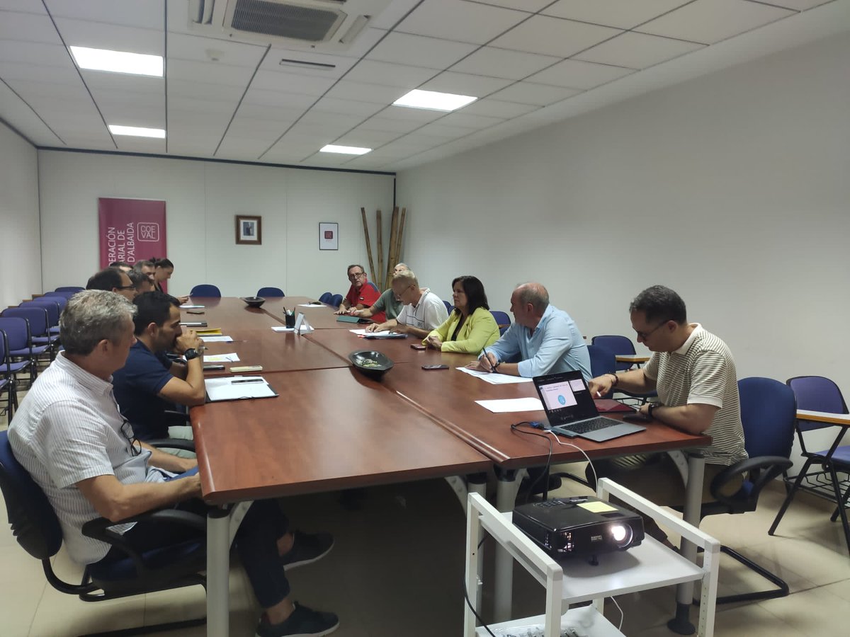 Ahir va tindre lloc a les instal·lacions de COEVAL l'Asamblea de CEL Ontinyent.  A la reunió va asistir la Regidora de Sostenibilitat de l'Ajuntament d'Ontinyent <a href="/gandia_sayo/">Sayo Gandia</a> 
Es van tractar temes d'avanç de projectes i les gestions realitzades amb les diferents administracions