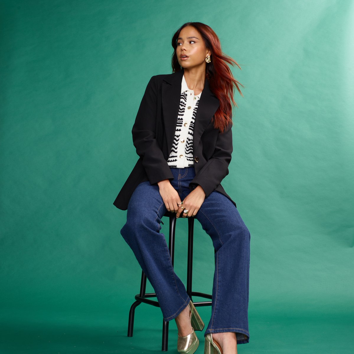 anothersunday__'s tweet photo. NEW IN: It's almost knitwear season and we have the standout piece for you. 

🔍️ Knitted Shirt In Black And White Stripe Short Sleeved
🔍️ Long Sleeved Oversized Blazer With Pocket Detail In Black
🔍️ Slim Wide Leg Jean In Indigo Wash

Available in sizes 6-22! https://t.co/Txu4WlPLkk