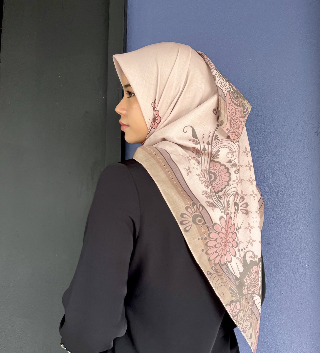 syzleenanisa's tweet photo. When Im in the mood of being classic, I always go for batik

Wanita melayu terakhir kinda vibe https://t.co/hIUiXJ2GSn