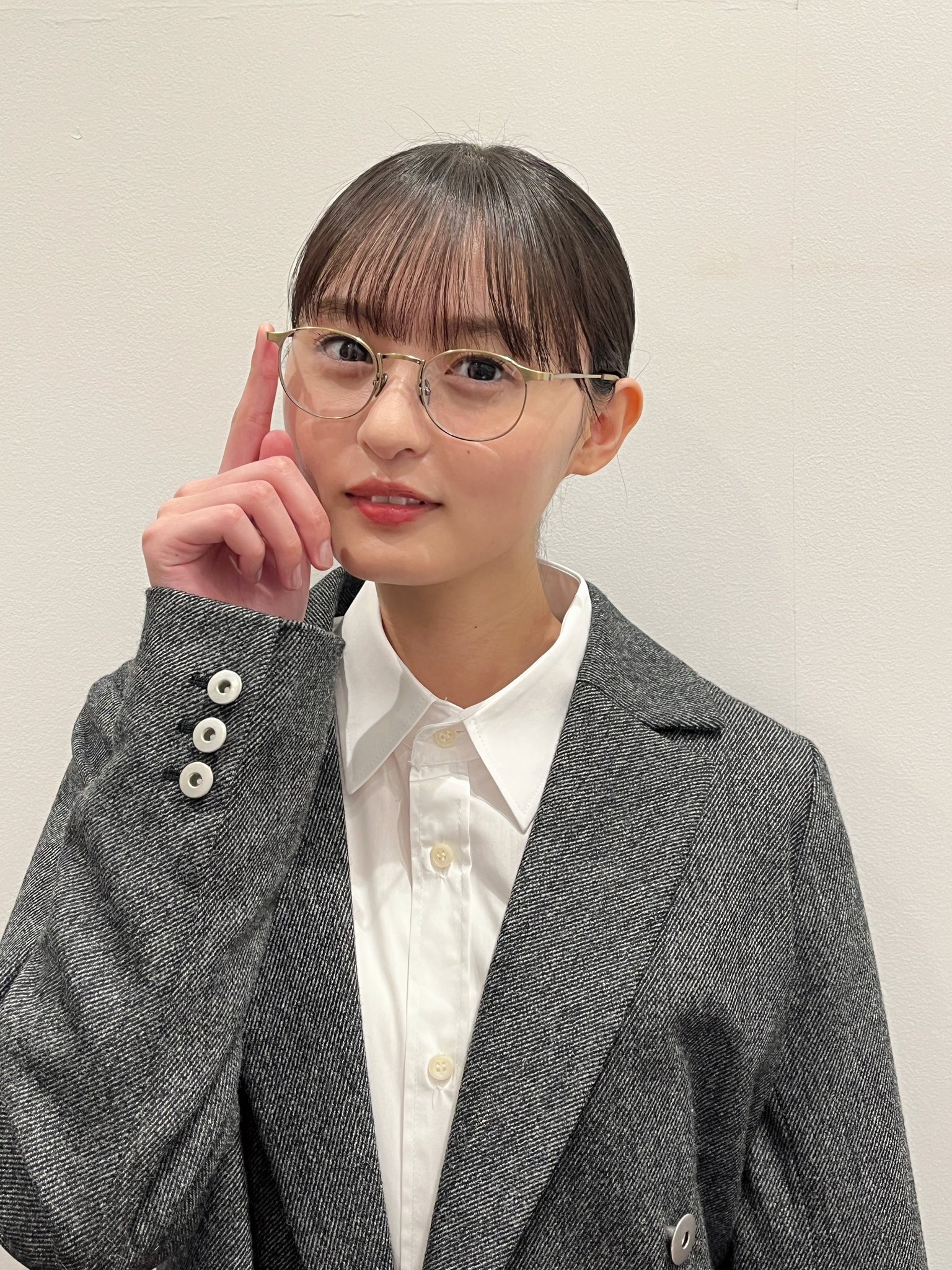 乃木坂46 遠藤さくら1st写真集『可憐』【公式】発売中! on X 乃木坂46 遠藤さくら1st写真集『可憐』【公式】発売中! on X