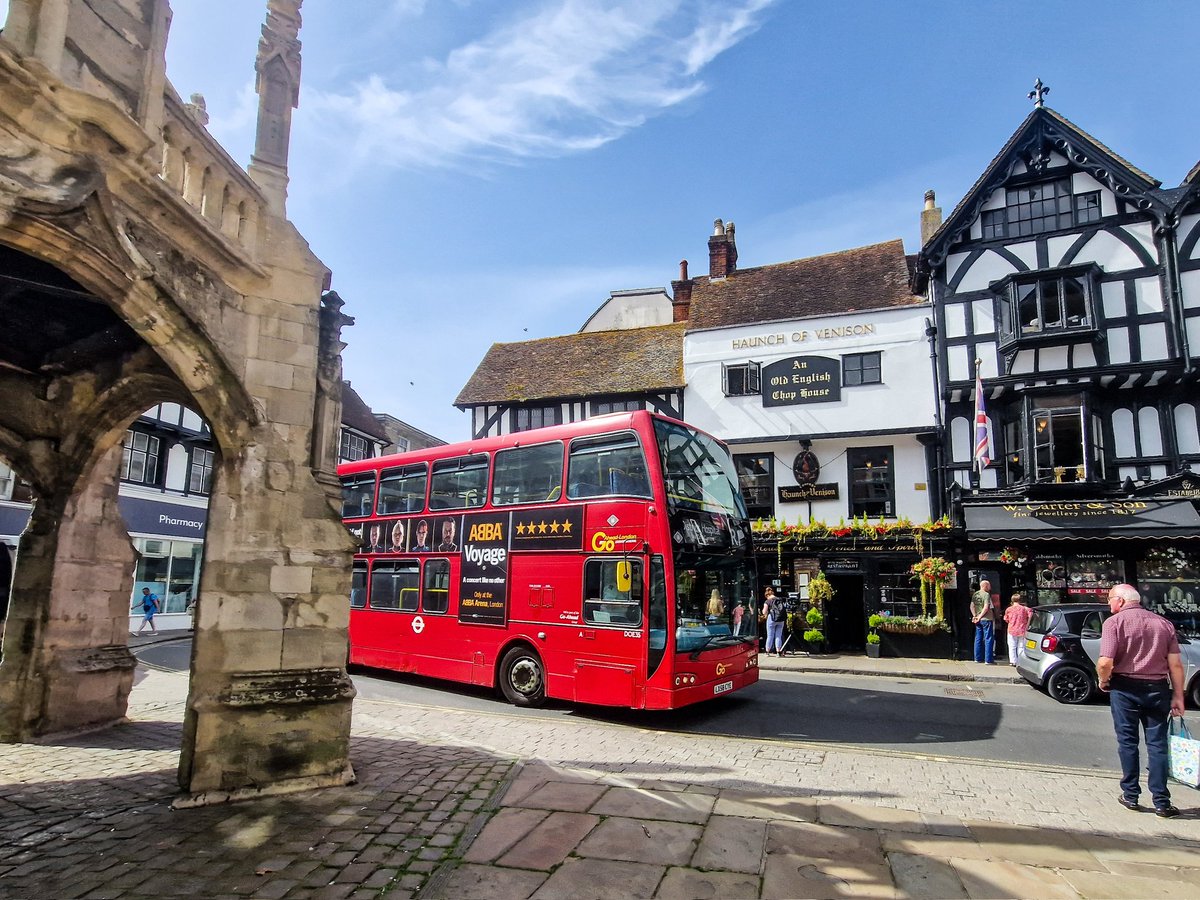 It's not every day you see a London bus navigating through Salisbury's medieval streets as an R1.

There's currently four on loan from <a href="/Go_Ahead_London/">Go-Ahead London</a>

<a href="/SalisburyReds/">Salisbury Reds</a> <a href="/AndrewWickhamGo/">Andrew Wickham</a> <a href="/CBMtweets_/">Coach and Bus Market</a>