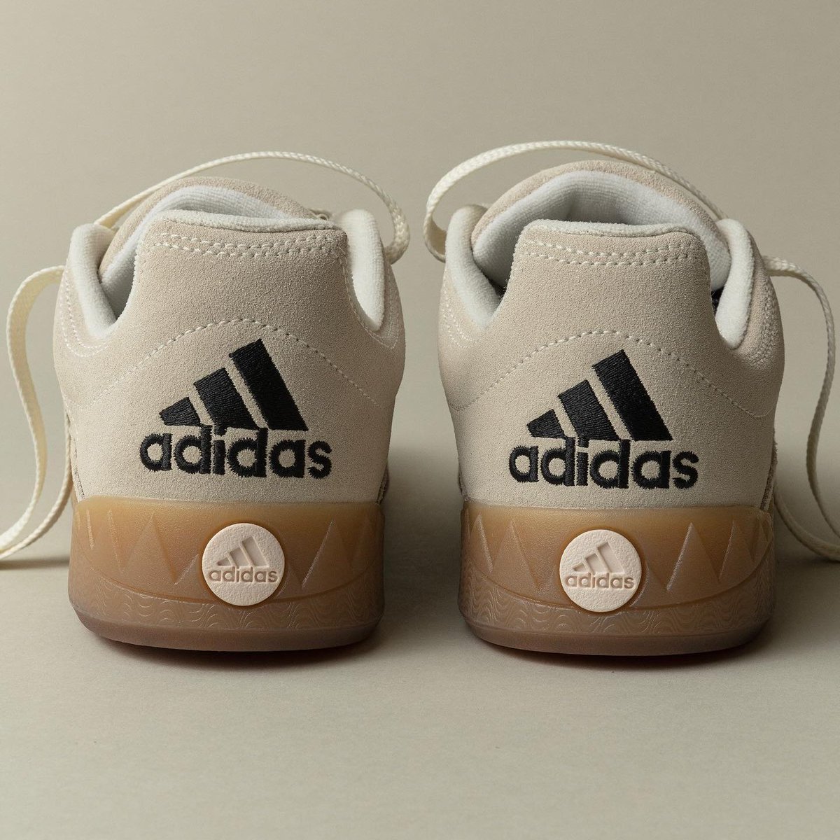 sneaker_wars's tweet photo. 【国内9月9日発売予定】ADIDAS ORIGINALS ADIMATIC OFF-WHITE/CORE BLACK/GUM(IE2226)
⇒https://t.co/63jBzA8yoA
#sneakerwars #スニーカー #アディダス https://t.co/UuYaihg1SB
