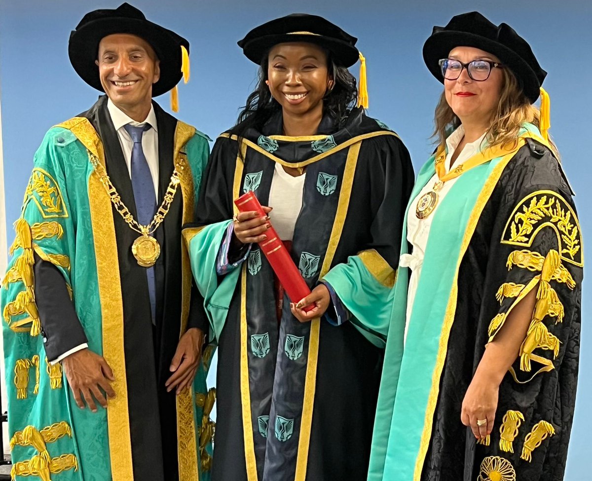 Congratulations to Eva Omaghomi LVO who on the conferment of her honorary doctorate today becomes a double alum of <a href="/UEL_News/">Uni of East London</a> A hugely well-deserved honour &amp; inspirational acceptance speech from someone who makes a powerful &amp; positive difference every day. Thank you Eva 🙏