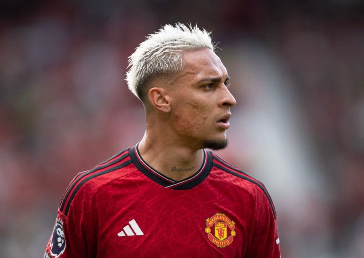 ManUtdSpace's tweet photo. 🚨 يقر مانشستر يونايتد بالادعاءات الموجهة ضد أنتوني ويشير إلى أن الشرطة تجري تحقيقات

وفي انتظار مزيد من المعلومات، لن يقوم النادي بالإدلاء بأي تعليقات أخرى
كنادي، نحن نأخذ هذا الأمر على محمل الجد، مع الأخذ في الاعتبار تأثير هذه الادعاءات والتقارير اللاحقة على الناجين من الاتهمات https://t.co/zgrRAmFJJj