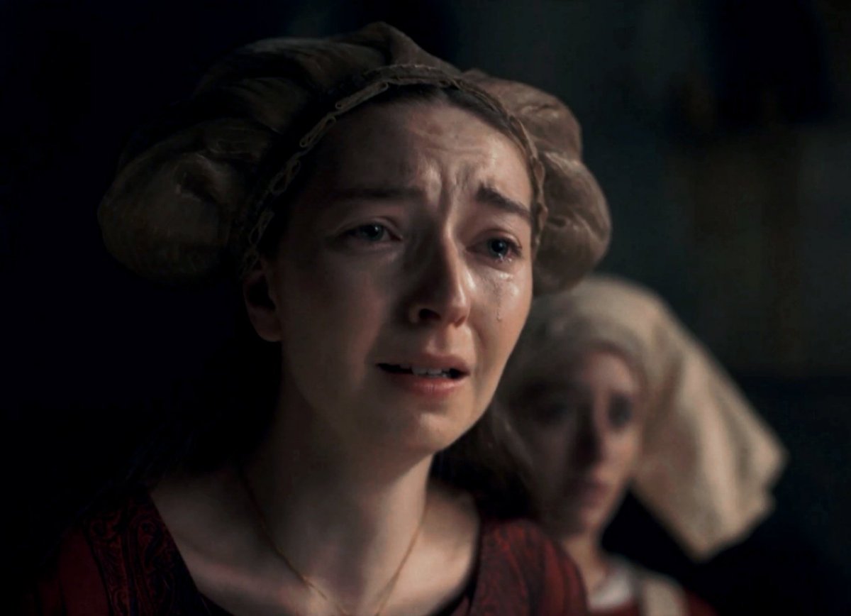 jjmileo's tweet photo. “Elinda Massey, youngest and gentlest of Rhaenyra’s ladies-in-waiting, gouged out her own eyes at the sight of Rhaenyra's deατh.”

——fire and blood. https://t.co/GDK5upjgJF