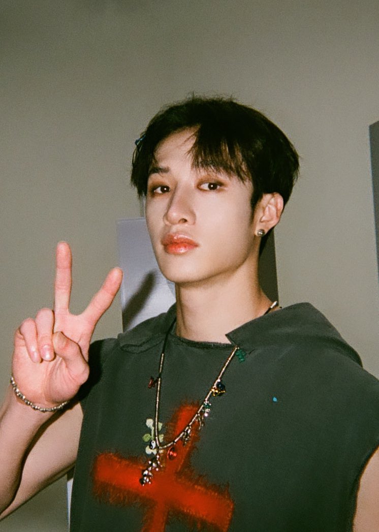 bchanarchive's tweet image. he looks so fine