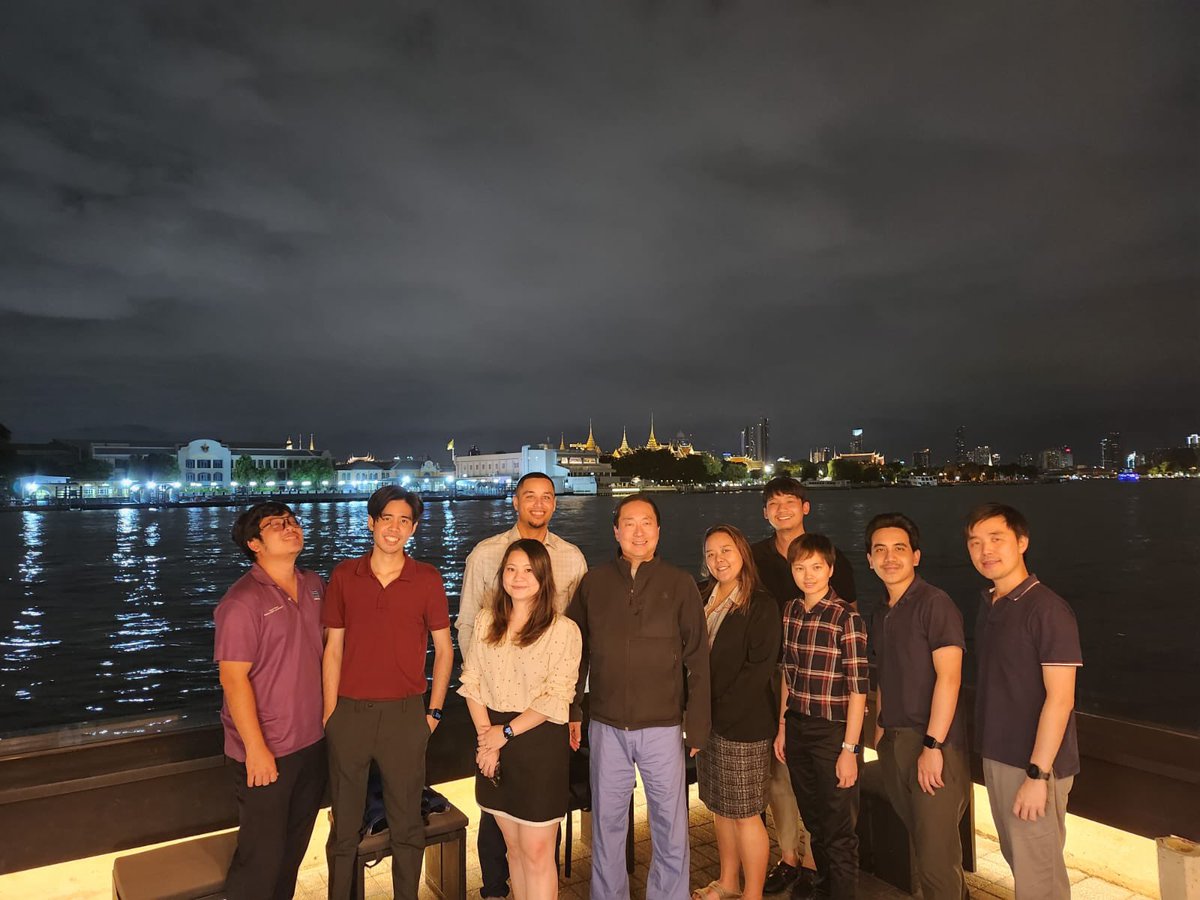 A Big Thank You to Dr Yoo @Connected1to1 and Jaren @BurnThatSpot for coming over to Bangkok after APHRS for #EnsiteX workshop. Great feedbacks from physicians and look forward to more #zerofluoro AF cases and perhaps #connectedcare cases! 

#Abbott
