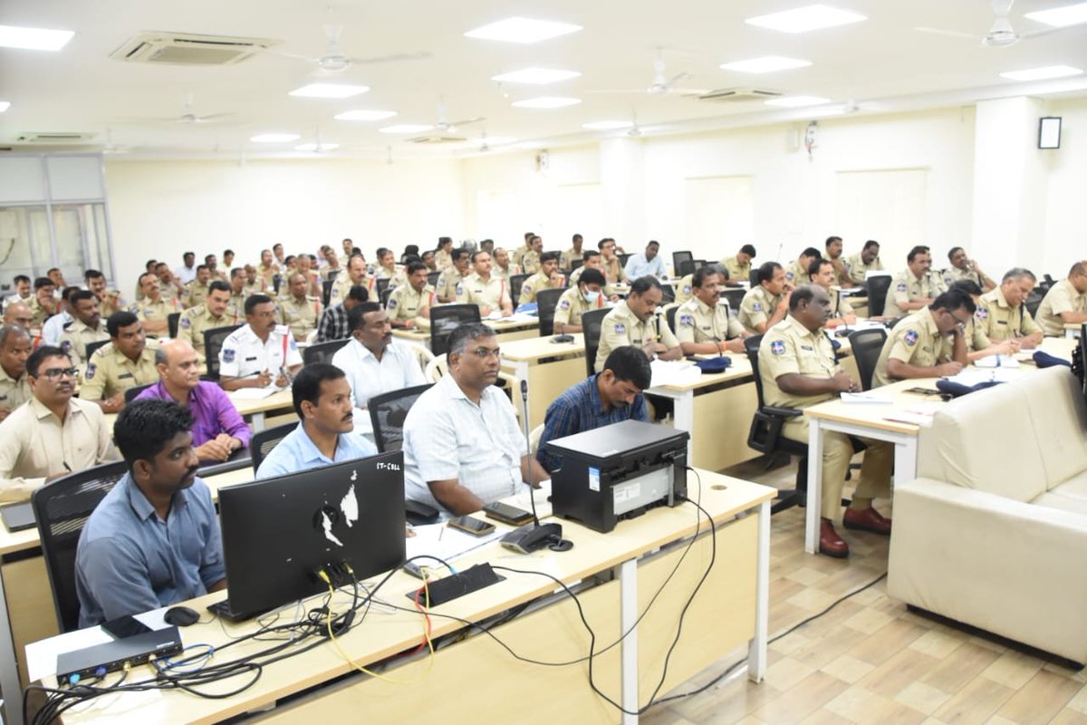 MalkajgiriCop's tweet photo. Elaborate #Security_Arrangements for #GaneshFestival: #CP_Rachakonda
Sri.#DS_Chauhan_IPS holds a review meeting with all #DCPs, #ADCPs, #ACPs & #SHOs of all #PoliceStations today at the #CP_office, Neredmet regarding the security arrangements for the forthcoming #Ganesh_Festival. https://t.co/flrJNkMGzq