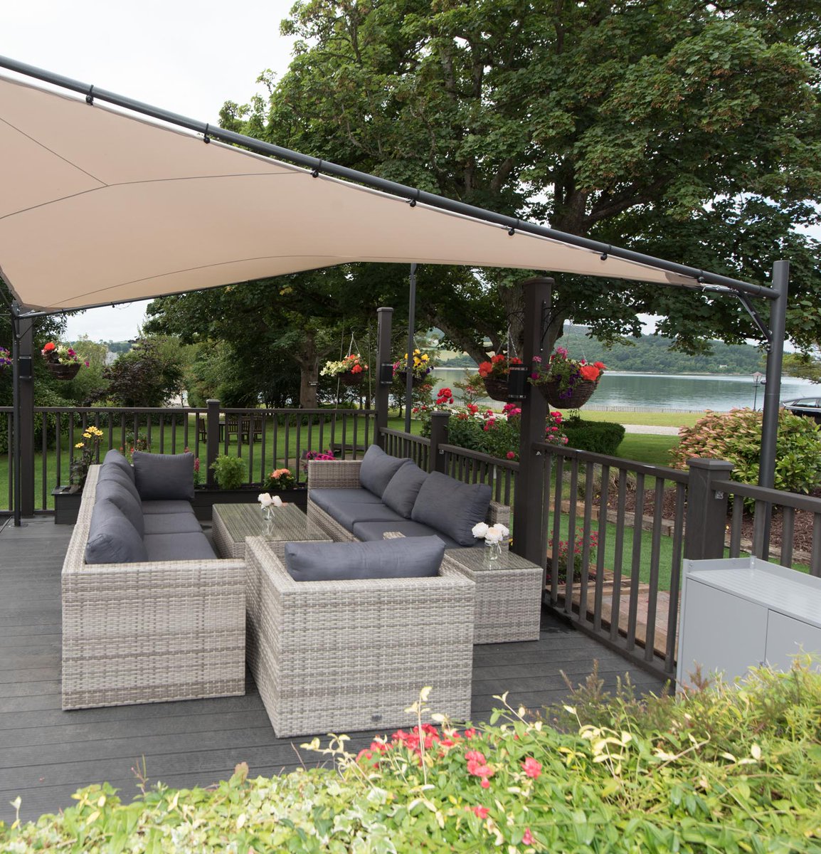 Dinner and cocktails with a view, join us for Bar Food this evening Wednesday and tomorrow Thursday from 4.30pm
27° on our courtyard...#costadelfahan 
#buncrana
#inishowen
#donegal
#seaviews
#countryhouse
#seabreeze
#beachhairwedontcare 
#donegalhasitall
#Tacos