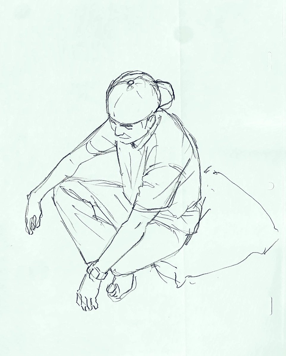 クロッキー会に参加しました。今日は俯瞰の顔に注視して描く日になりました。ワンポーズ5分。みなさん自分なりの探究心でトライしていて、良い会だなあと思ったりしました。楽しい。 