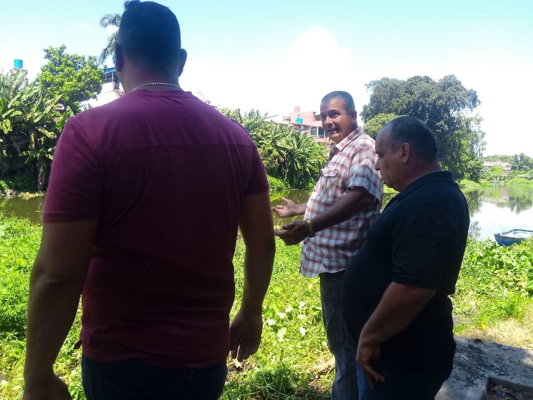 Se realiza limpieza y saneamiento  en el Río Yayabo debido a la  palizada que trajo la última crecida, acumulándose todo el sedimento en los arcos del puente.
#MejorEsPosible 
#SanctiSpíritusEnMarcha