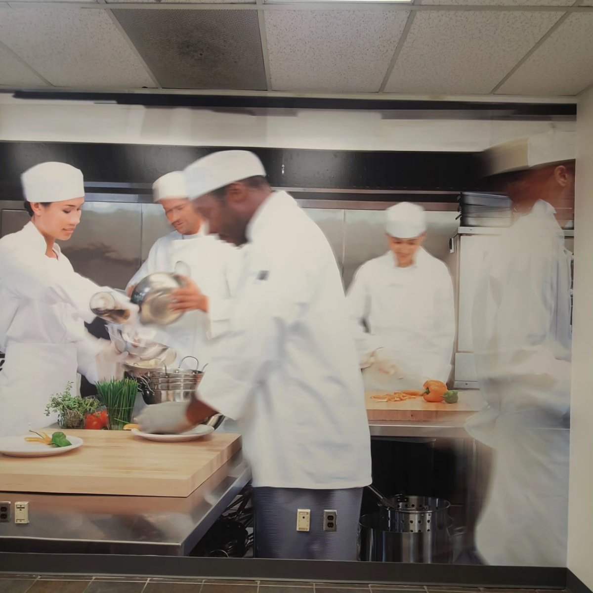 KippyNow's tweet photo. Just Another way to bring life and motivation to your employees. Installed done inside the Lobby and Breakroom to brand for their employees. #3mfilms #3mpreferred #wallwraps #signsnowmontgomery #usfoods https://t.co/NBjFBt2yRF