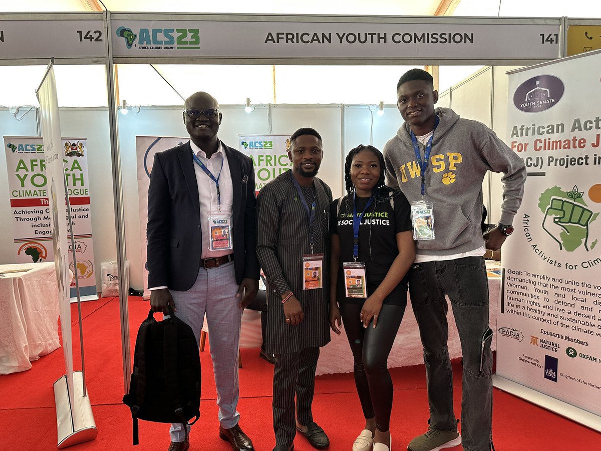 Toyinclimate's tweet photo. Had an inspiring chat with youth leader in the climate space, @OlumideIDOWU  at the #acw 🌱🌍 Together, we're determined to make a difference! 💪

 #ClimateAction #YouthLeaders #ChangeMakers #africaclimatesummit2023 https://t.co/teQruyNwUU