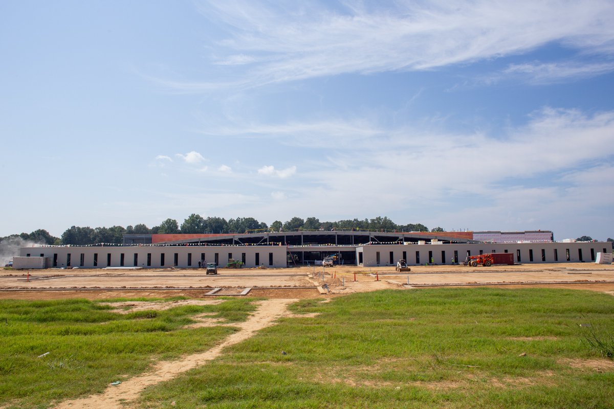 archimania's tweet photo. Check out construction progress from the Blue Oval City TCAT site. #construction #blueoval_tn https://t.co/mdMOLgzPHs