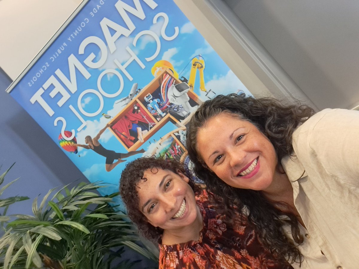 MargNovaMarsh's tweet photo. We are happily representing CPA at the Annual Magnet Schools Training! #medicalbiotechnology #agriscienceengineering #collaborating @CoconutPalmK8 @SouthwoodMiddle @MDCPSSouth @miamimagnets @mdcps_profdev https://t.co/0dgZxvSTZa