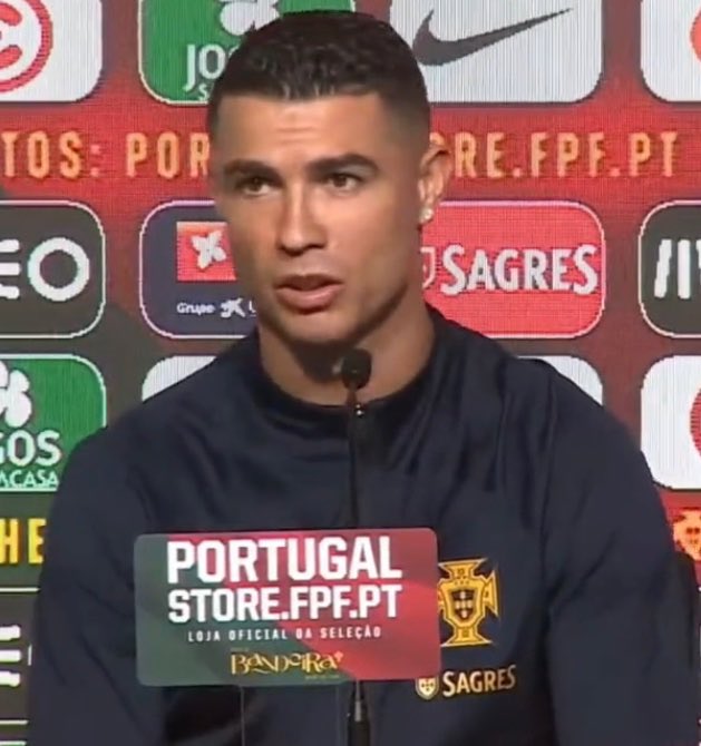 Somhiseremfcb's tweet photo. 🗣️Cristiano Ronaldo: "Si amas a Cristiano, no tienes por qué odiar a Messi. Ambos hemos cambiado la historia del fútbol y somos respetados. La rivalidad ha terminado. » https://t.co/mRRhgYOYpy