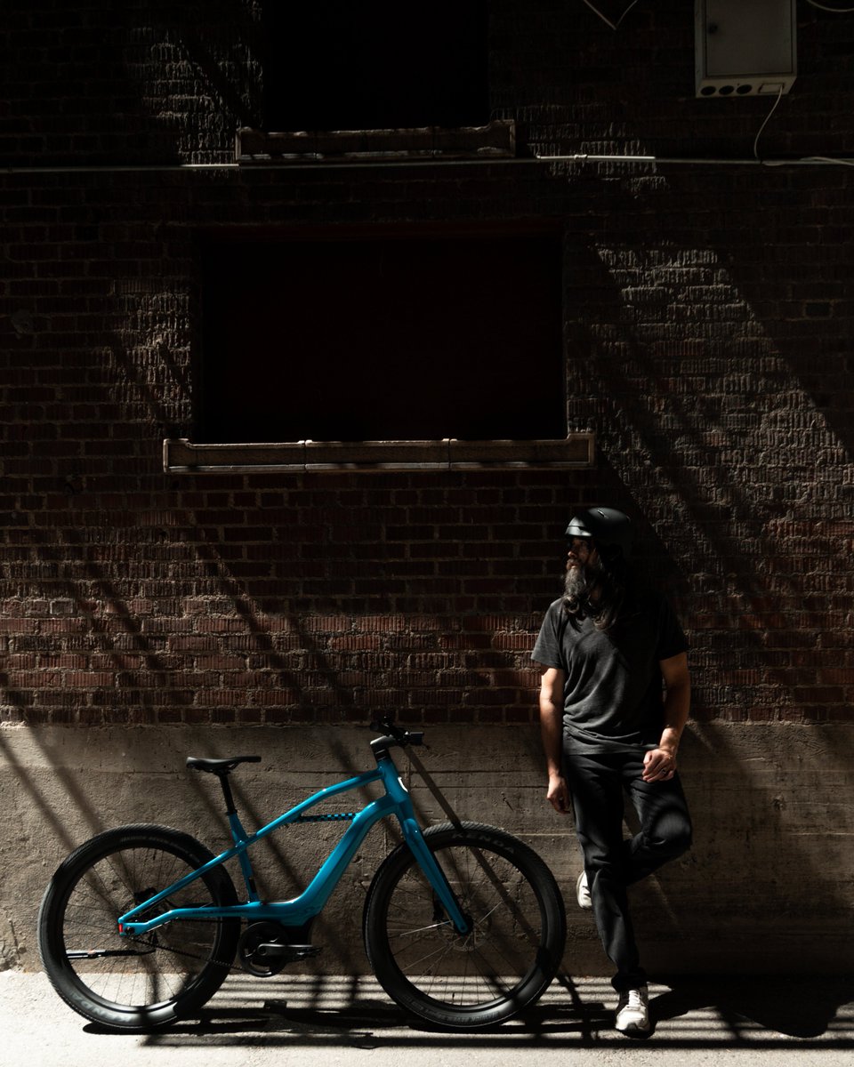 Experience the uncomplicated joy of exploring your world on two wheels with the MOSH/CTY