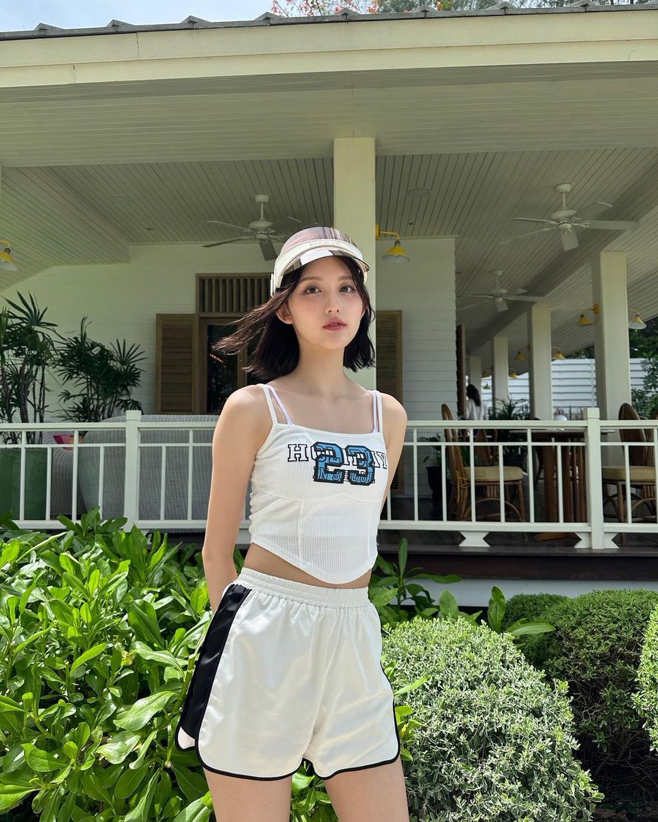 ivepics_'s tweet photo. ivestarship instagram update with #GAEUL https://t.co/shF4e1Bffq