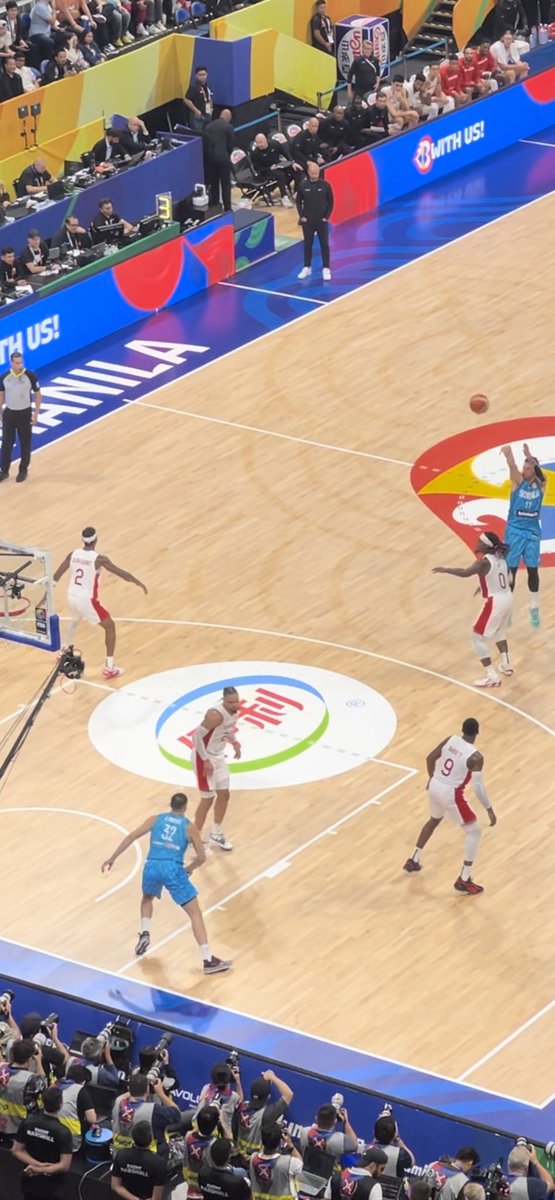 quackydacs7's tweet photo. Thank you for giving us a hell of a game! @luka7doncic #FIBAWC2023 https://t.co/exYvBvhtHc