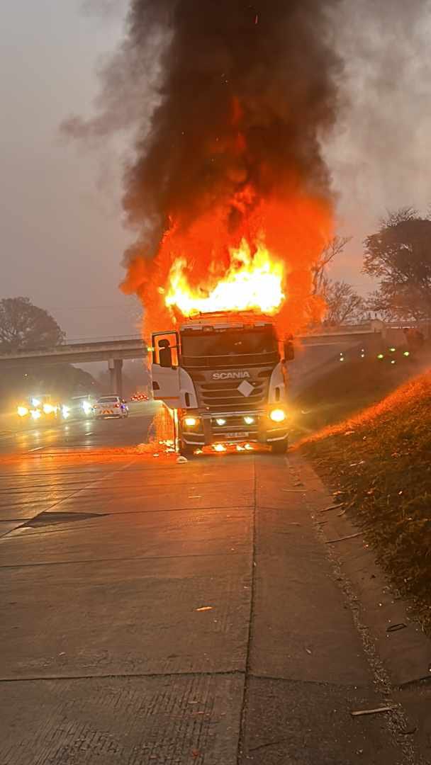_ArriveAlive's tweet photo. Goods-In-Transit: Know more and protect your movable assets!! https://t.co/s1XaDkG7wD #ArriveAlive #TruckInsurance #GoodsInTransit #CargoInTransit @Hollard https://t.co/SBqOjMB85U