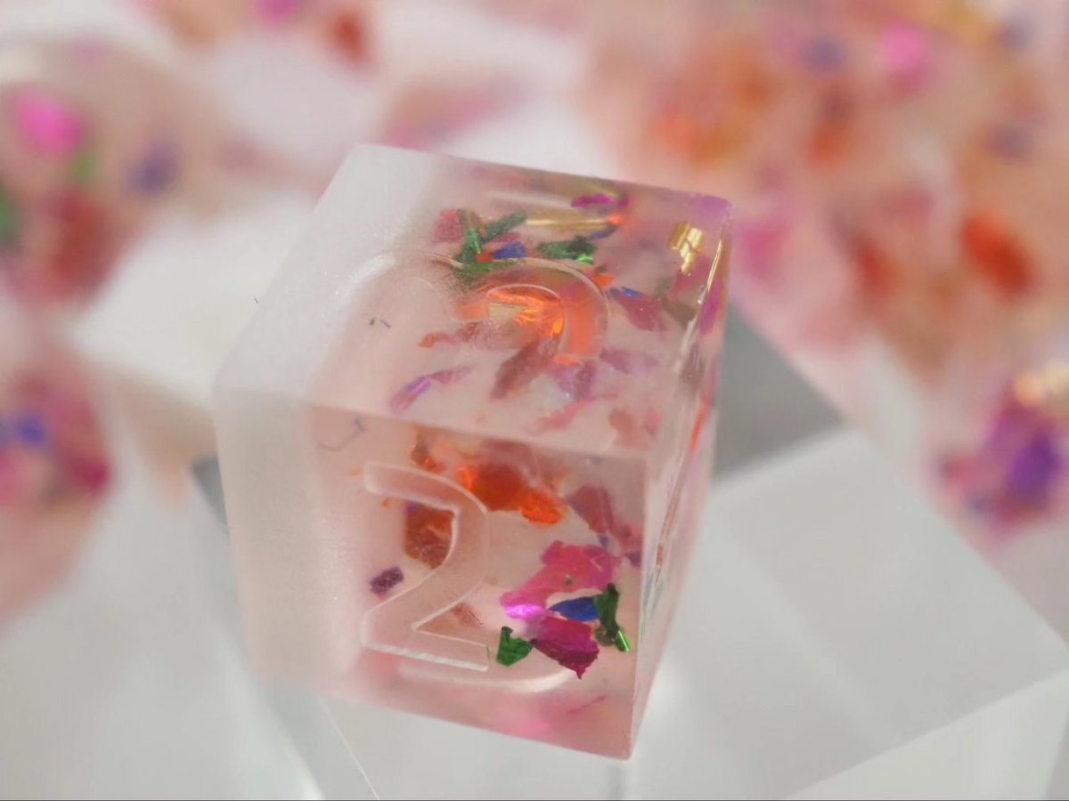 CatInTheDiceBag's tweet image. These super colorful #dice are the "#Sorcerer" dice. They are inspired by #wildmagic, you never know what you get when casting a spell... but I guess thats what the fun is about.
(WIP)(Ad)
#dnd #dnd5e #epoxy #resin #rpg #ttrpg #pnp #pnpde #würfel #chaos