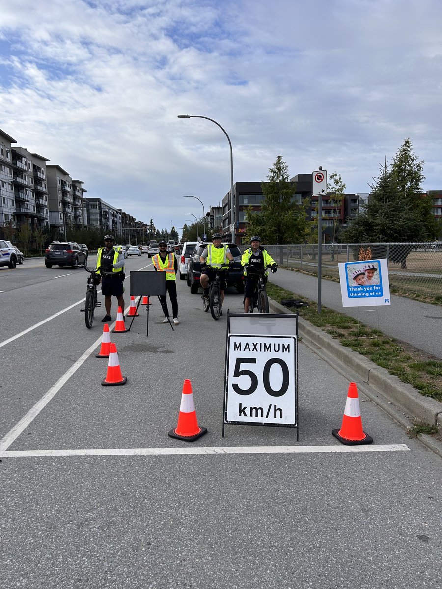 LangleyRCMP's tweet image. #Langley #RCMP is out &amp;amp; about conducting speed watch in front of Willoughby Elementary today in partner with ICBC’s Think of Me campaign! 

Please remember to drive slow &amp;amp; watch for pedestrians, cyclists &amp;amp; other drivers on the road! 

Stay safe everyone!

#langleyrcmp #bcrcmp