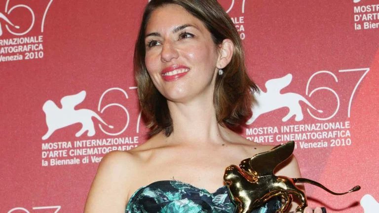 I'm a guest on @RTEArena tonight at 7:00 @RTERadio1 #SofiaCoppola won the Golden Lion at the #VeniceFilmFestival for Somewhere in 2010. She's back with #PriscillaMovie and we're talking about her award-laden career.